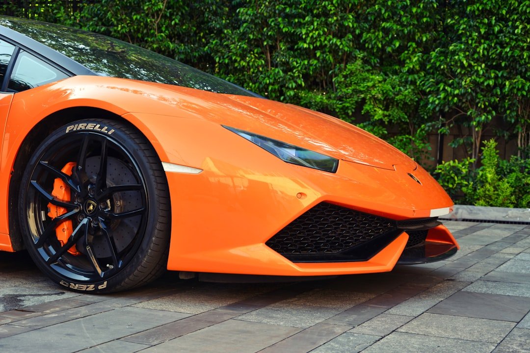 Tout savoir sur le prix des yachts Lamborghini : luxe et performance à la mer