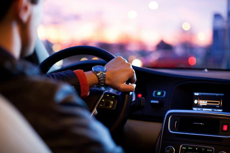Quelles modifications peuvent être apportées pour améliorer le rapport poids puissance d’une voiture ?