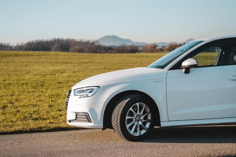 Comprendre le fonctionnement d’une voiture hybride : guide complet