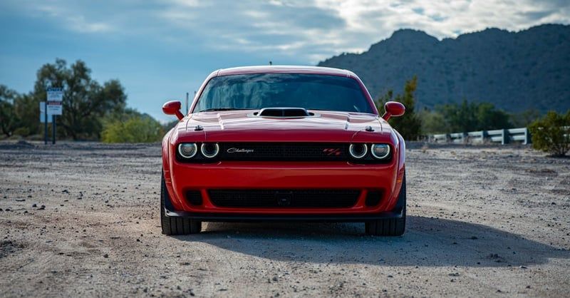Le Dodge Challenger SRT Demon : Peut-il vraiment dominer le monde des muscle cars ?