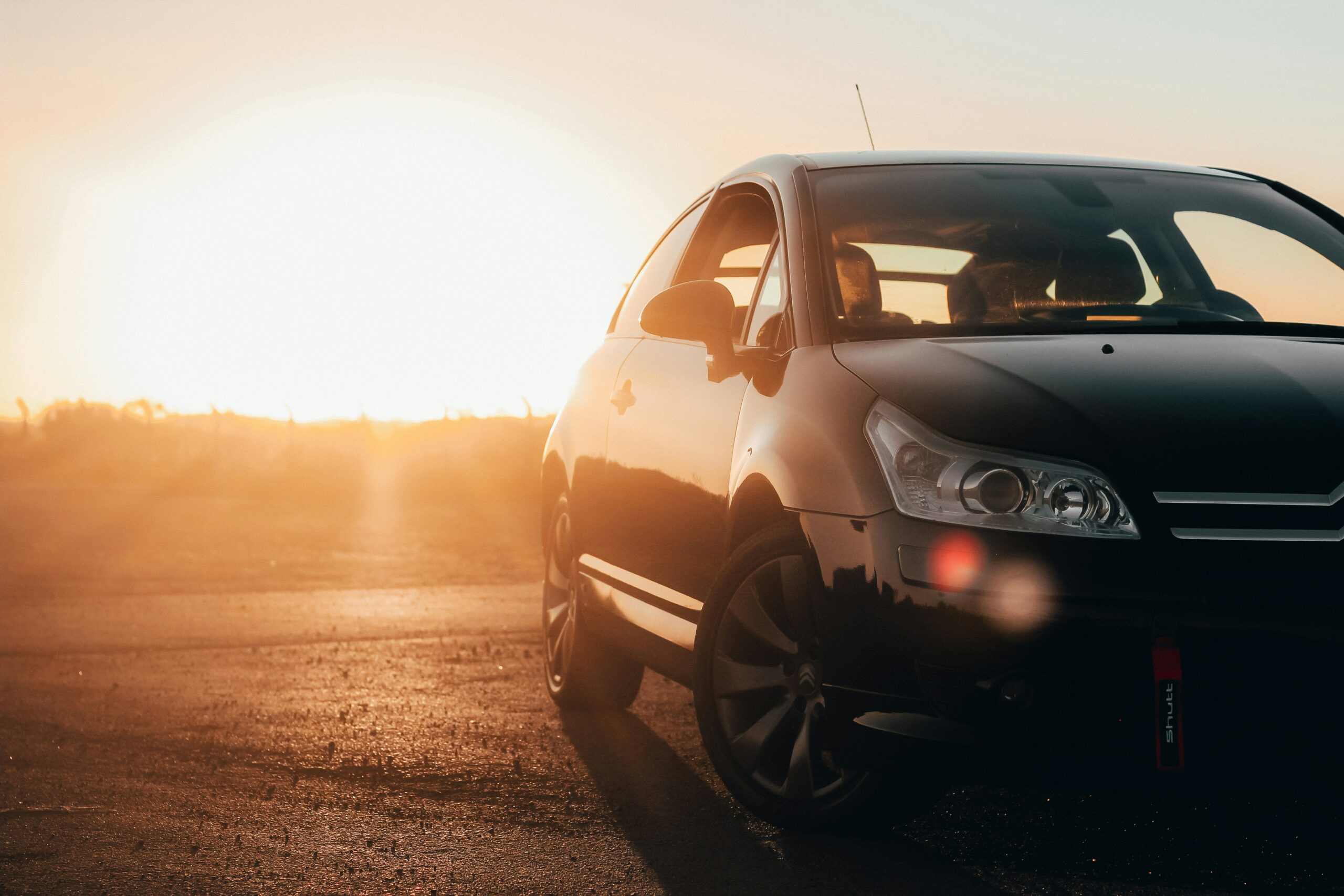 découvrez l'univers citroën, sa gamme de voitures, ses services et son histoire. profitez de l'innovation et du confort à la française avec citroën.