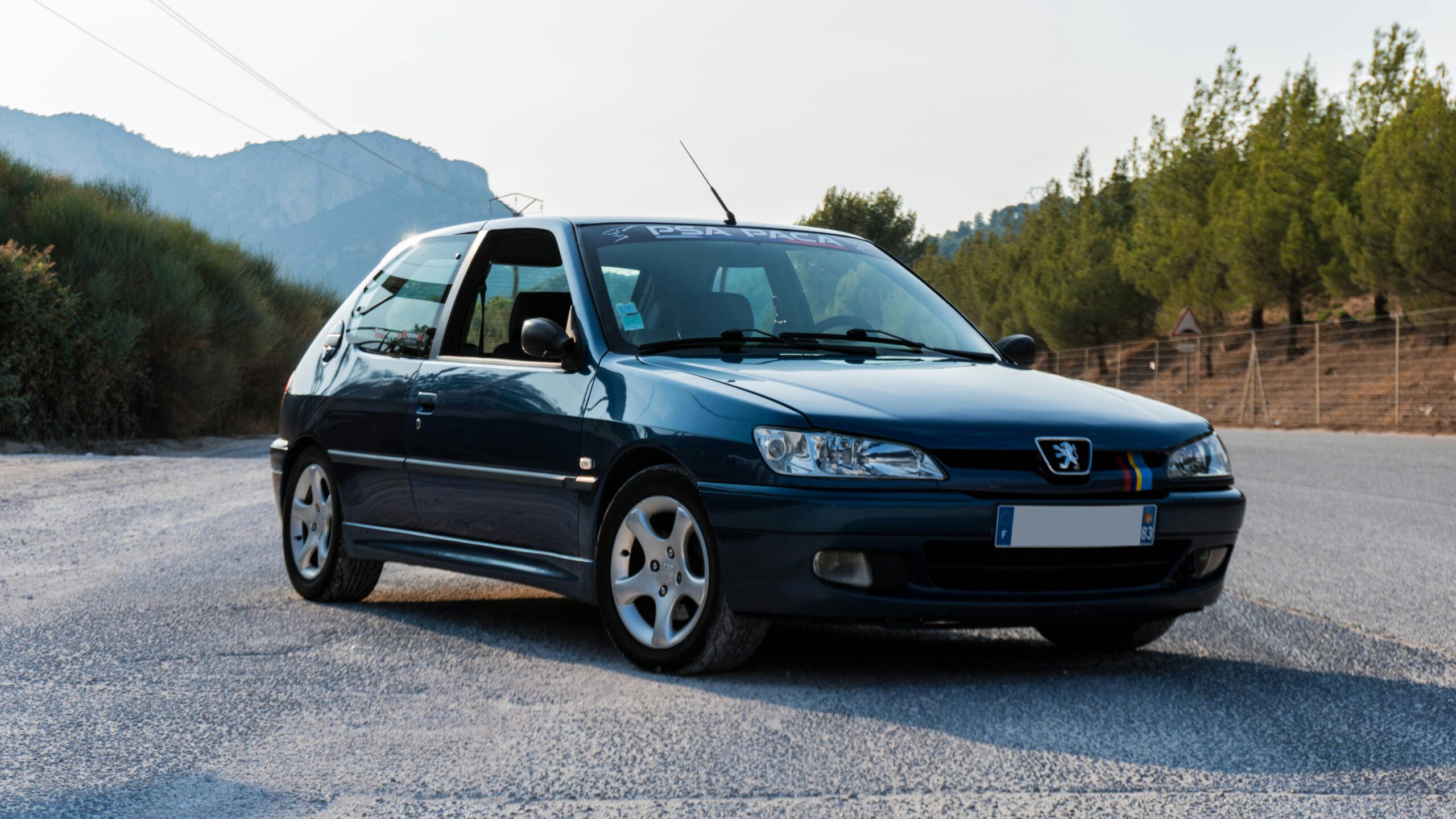 découvrez l'univers peugeot, une marque emblématique de l'automobile française. parcourez une gamme de véhicules élégants, performants et innovants, conçus pour offrir une expérience de conduite exceptionnelle.