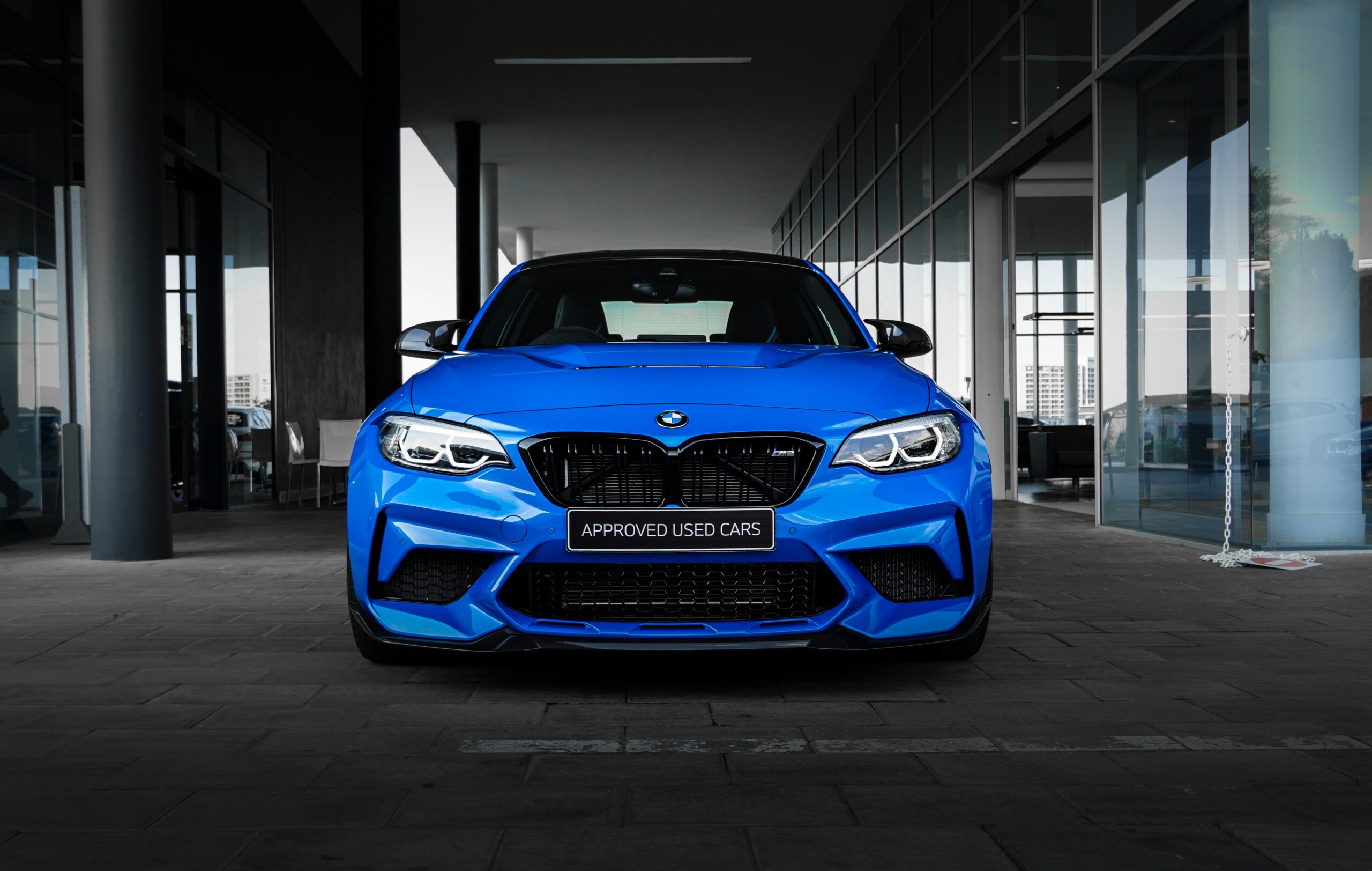 découvrez la puissance et l'élégance de la bmw m4, une voiture de sport emblématique alliant performance et style.