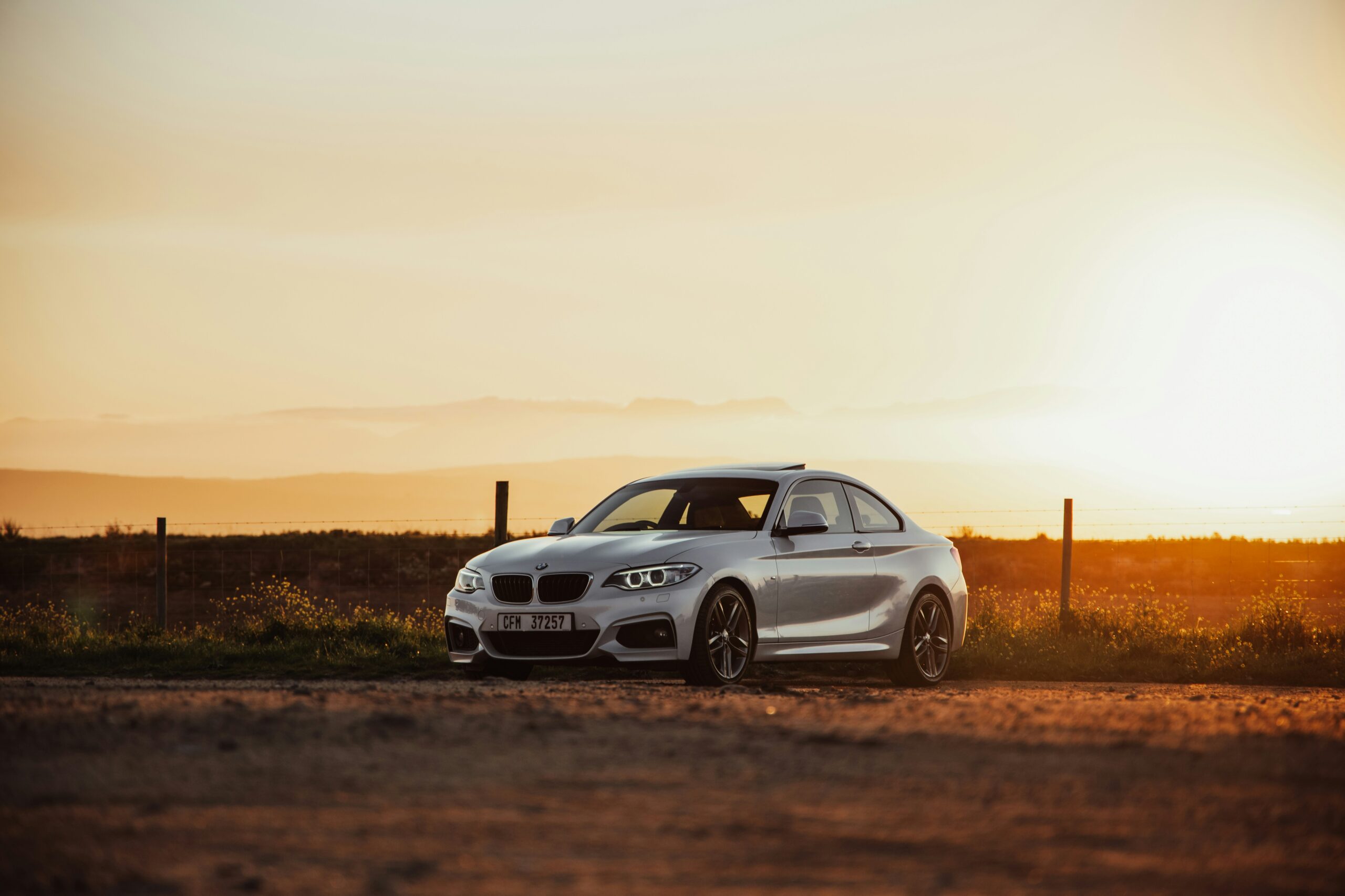 découvrez la bmw série 2 coupé, un concentré de sportivité, d'élégance et de technologie. explorez ses performances exceptionnelles et son design à couper le souffle.