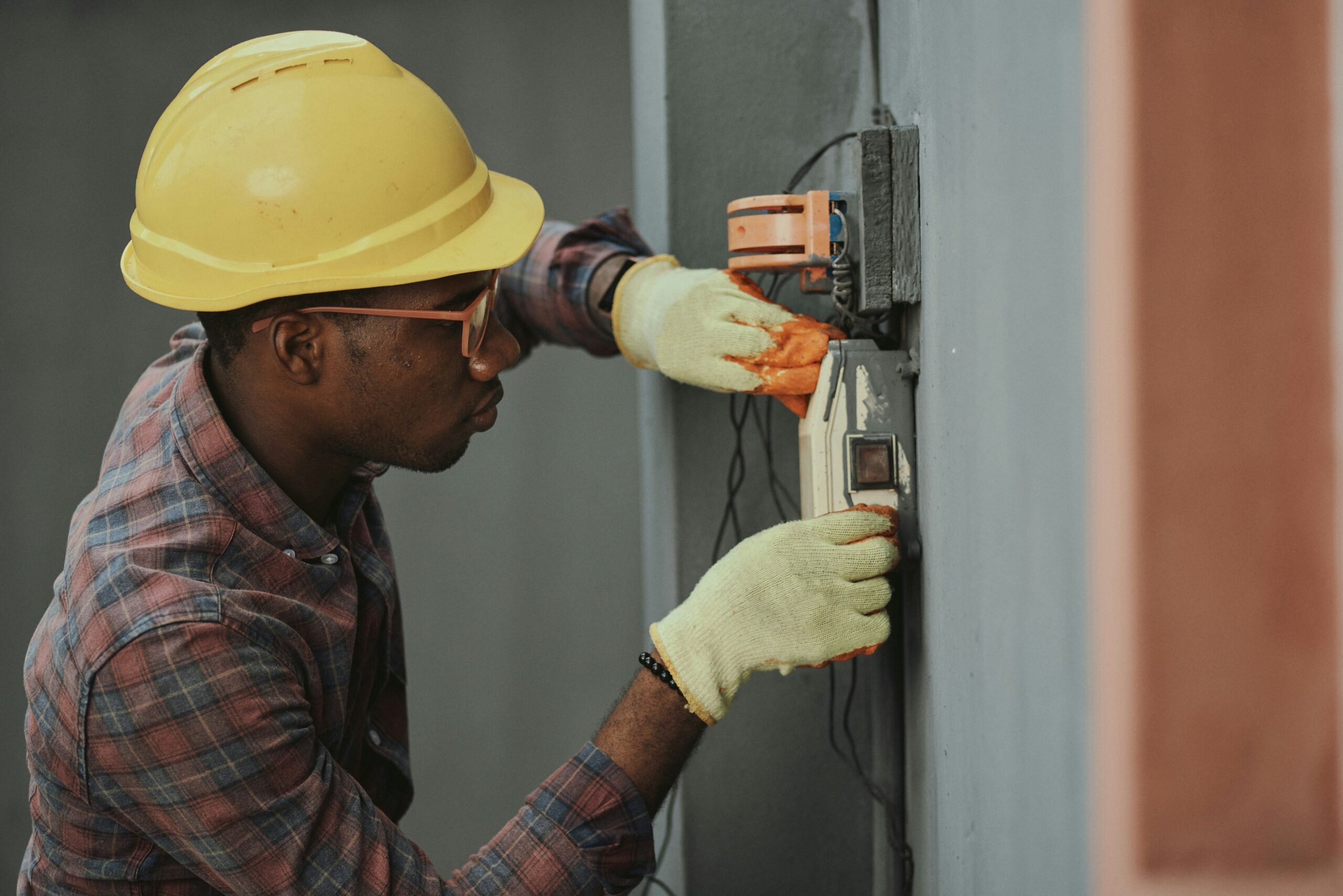 service de maintenance professionnel pour assurer le bon fonctionnement et la durabilité de vos équipements et installations.