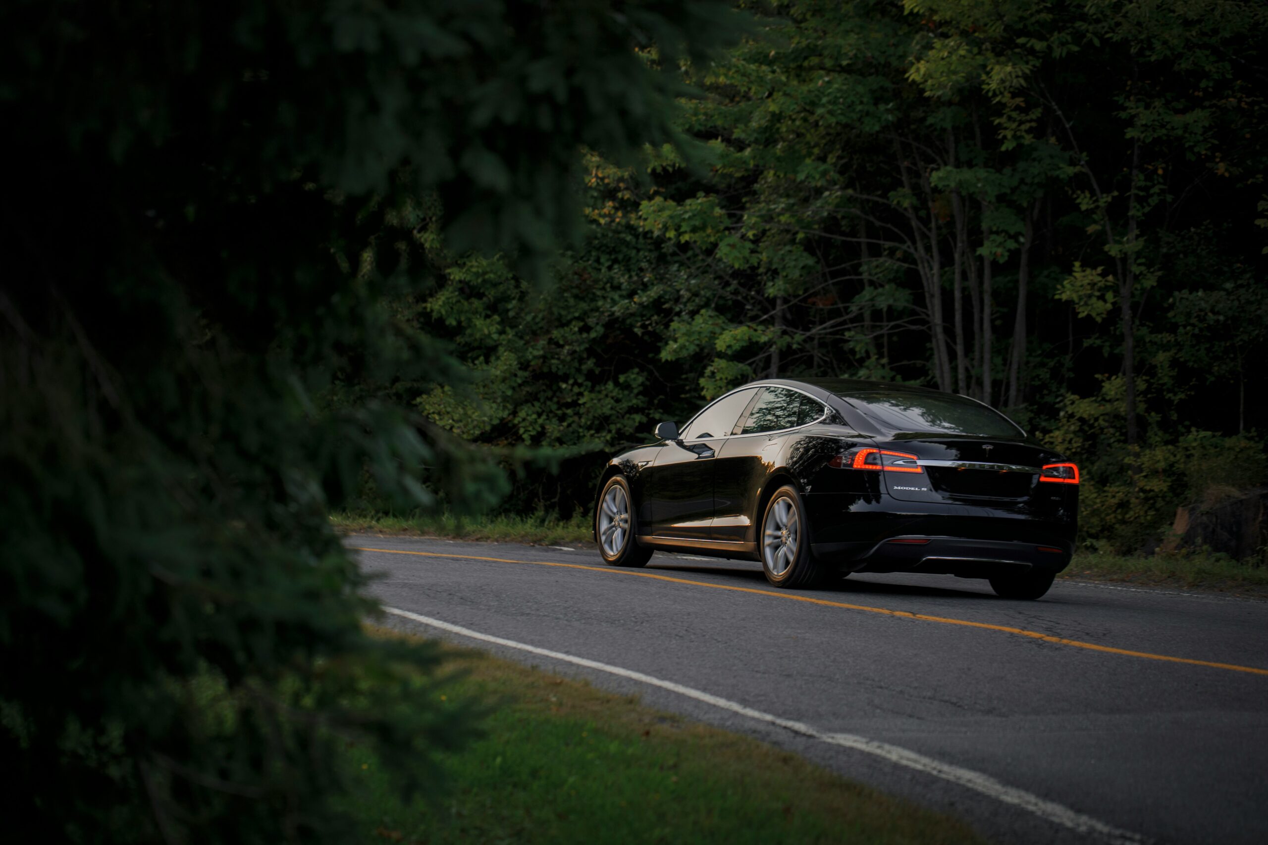 découvrez nos services de maintenance pour les véhicules tesla. confiez l'entretien de votre tesla à des experts qualifiés pour une performance optimale.