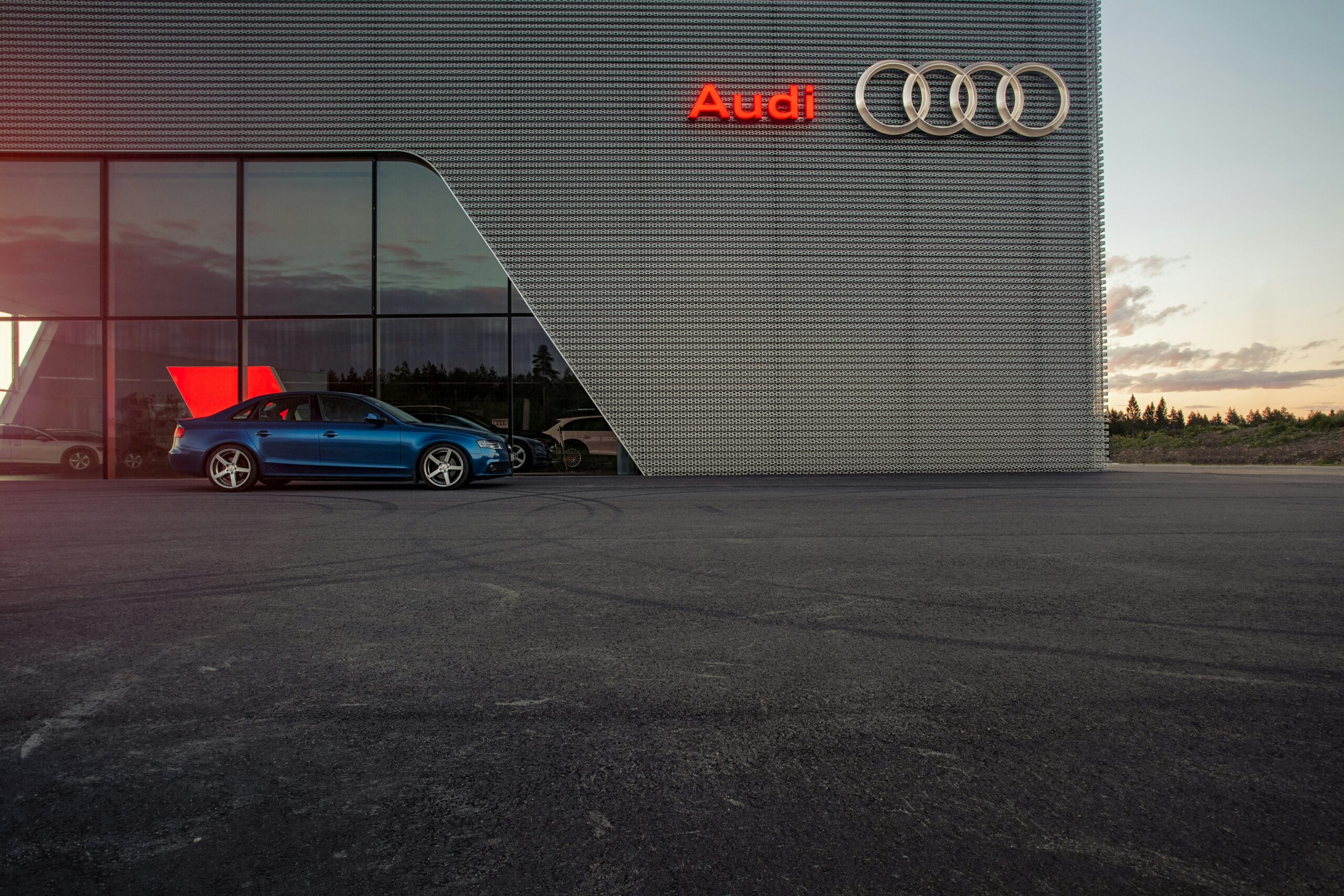 découvrez la qualité et l'excellence chez votre concessionnaire audi officiel. profitez d'un service exceptionnel et explorez notre gamme de voitures de luxe et de performance.