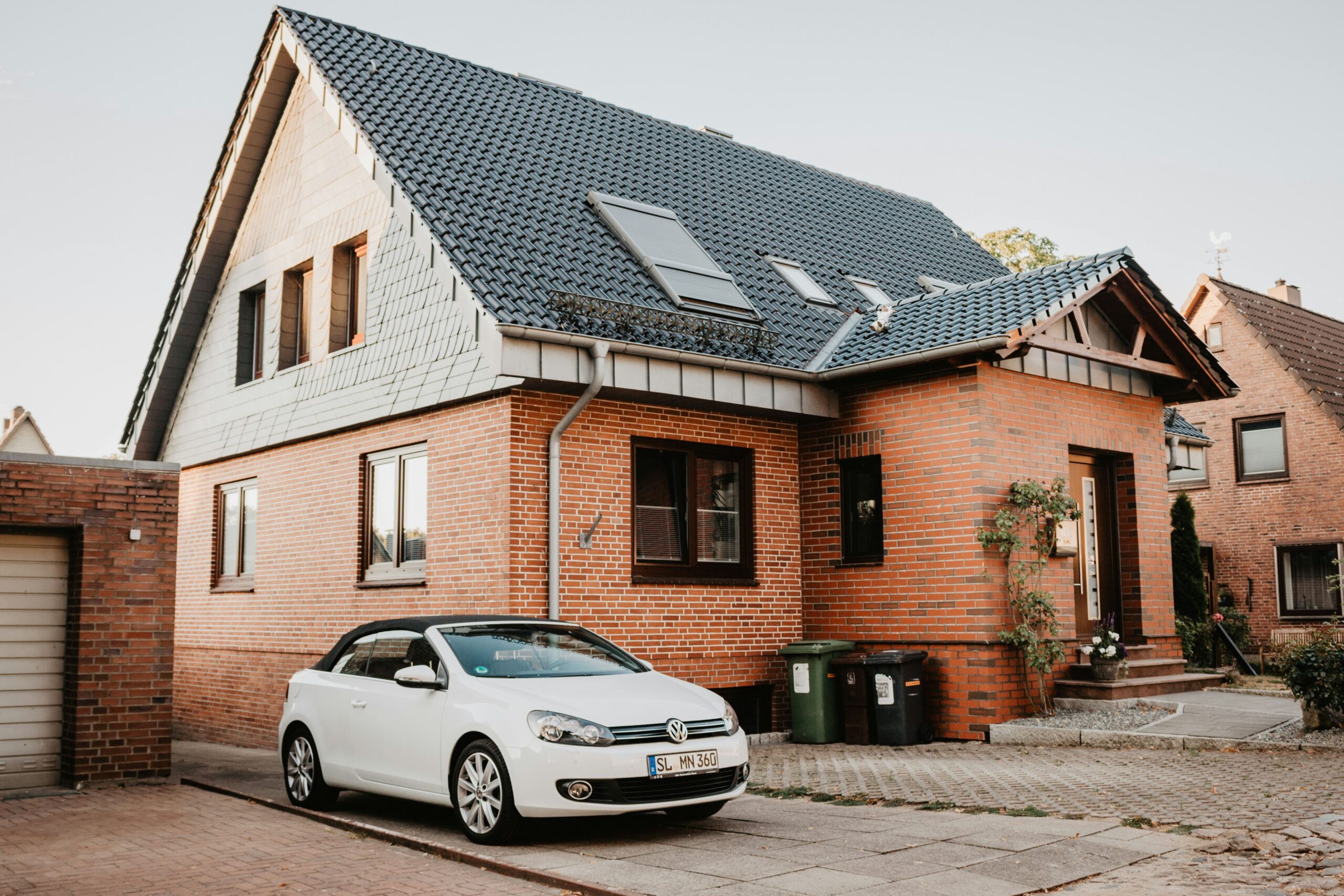 découvrez notre gamme de voitures familiales adaptées à vos besoins - économiques, fiables et spacieuses. trouvez la voiture idéale pour votre famille chez nous.