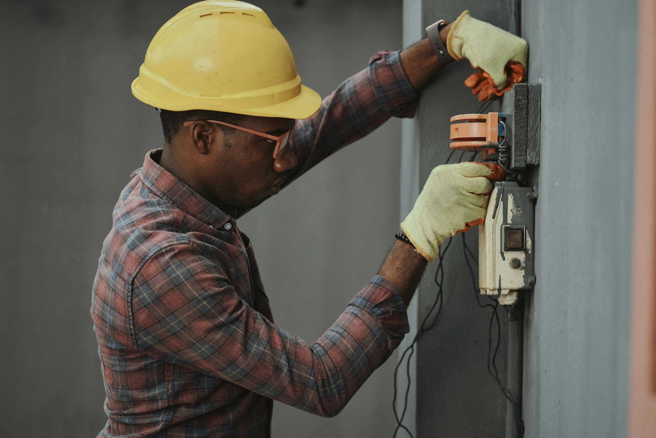 service de maintenance professionnel assurant la fiabilité et la performance de vos équipements et infrastructures.