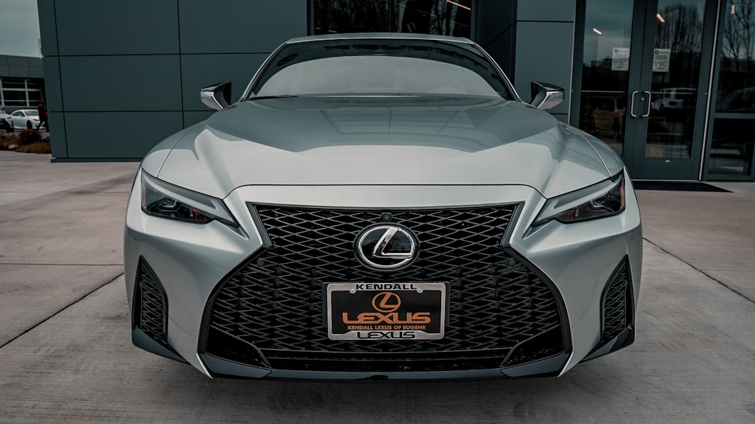 découvrez l'univers de lexus, symbole d'élégance et d'innovation. explorez nos modèles de voitures de luxe alliant performance, design raffiné et technologies de pointe pour une expérience de conduite inégalée.