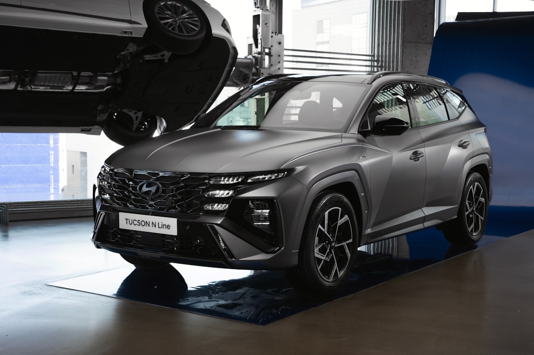 découvrez notre sélection de suv alliant confort, performance et technologie. que vous cherchiez un véhicule spacieux pour la famille ou un modèle compact pour la ville, notre gamme de suv répond à tous vos besoins. explorez les dernières tendances et trouvez votre suv idéal dès aujourd'hui !