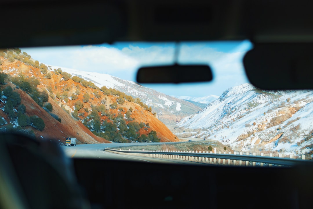 découvrez comment remplacer le fusible du lave-glace de votre véhicule facilement et rapidement. suivez notre guide étape par étape pour assurer un fonctionnement optimal de vos essuie-glaces et maintenir une visibilité claire sur la route.