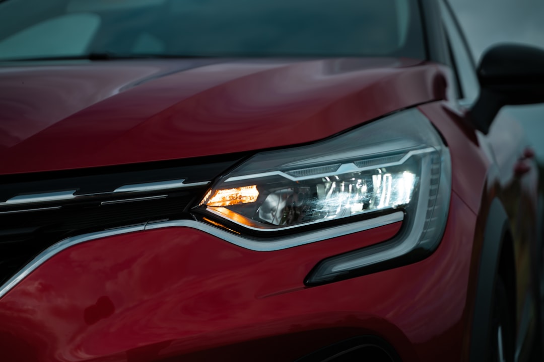 découvrez l'usine renault de cléon, un site innovant au cœur de l'industrie automobile française, engagé dans la production de véhicules écologiques et avancés technologiquement. plongez dans l'univers de la marque au losange et explorez les projets durables qui façonnent son avenir.