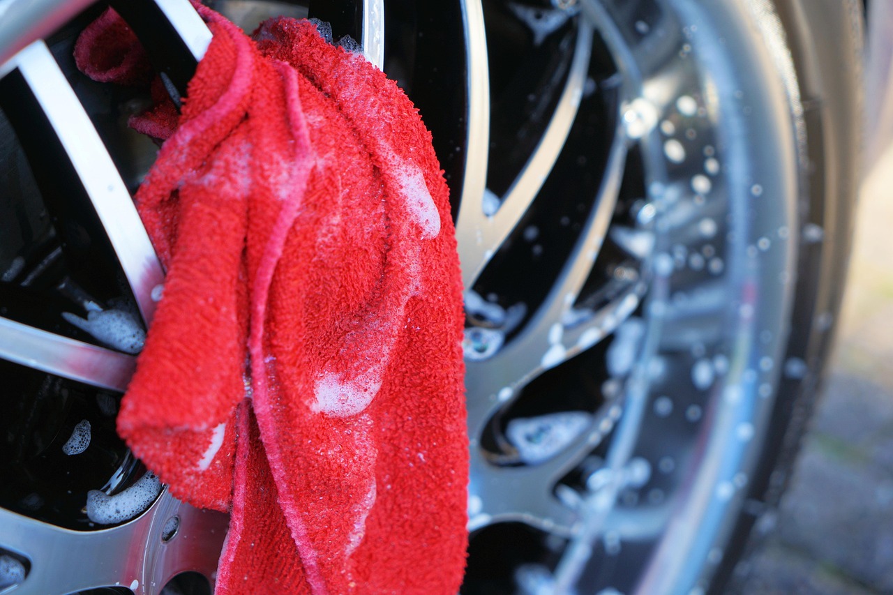 découvrez nos services professionnels de nettoyage automobile pour redonner à votre voiture tout son éclat. que ce soit un lavage extérieur, un nettoyage intérieur ou un traitement spécialisé, notre équipe d'experts s'assure que votre véhicule reste propre et en parfait état. prenez soin de votre voiture avec notre service de nettoyage complet et abordable.