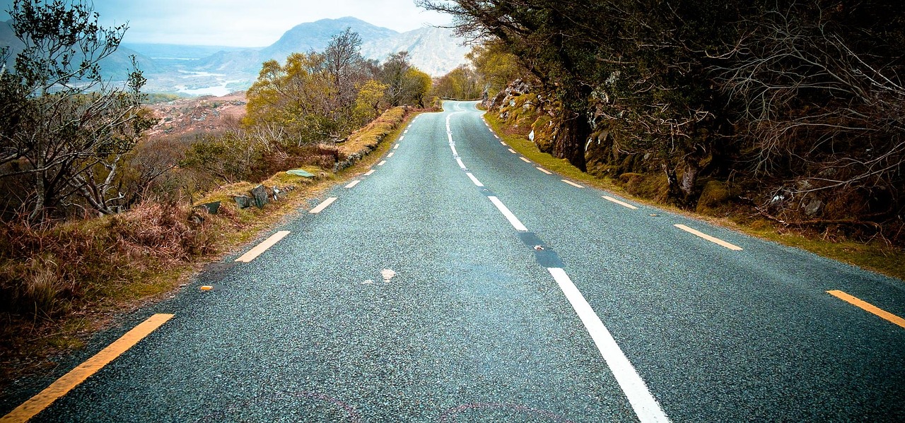 découvrez les meilleures routes pour un road trip inoubliable en france ! explorez des paysages à couper le souffle, des villages pittoresques et des attractions incontournables grâce à nos itinéraires soigneusement sélectionnés. préparez-vous à vivre l'aventure sur la route !