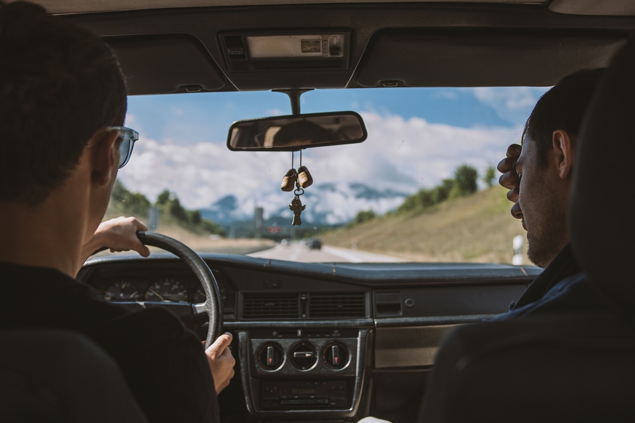 découvrez l'univers des voitures d'aventure, alliant puissance, robustesse et design. que vous soyez un amateur de tout-terrain ou un passionné de road trips, nos véhicules sont conçus pour vous emmener explorer des territoires inconnus. embarquez pour des expériences inoubliables sur et hors des routes!